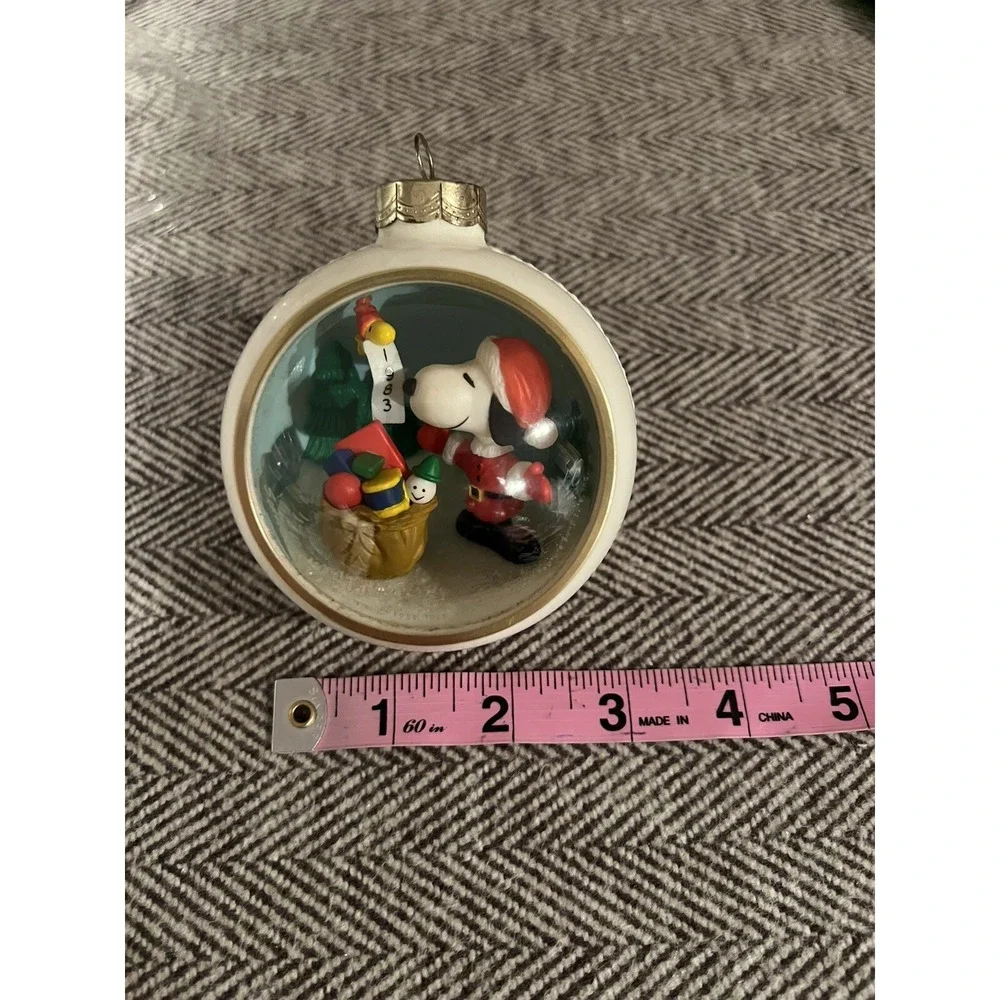 Vtg Hallmark Snoopy and Friends 1983‎ Diorama/Panorama Christmas Ornament 3